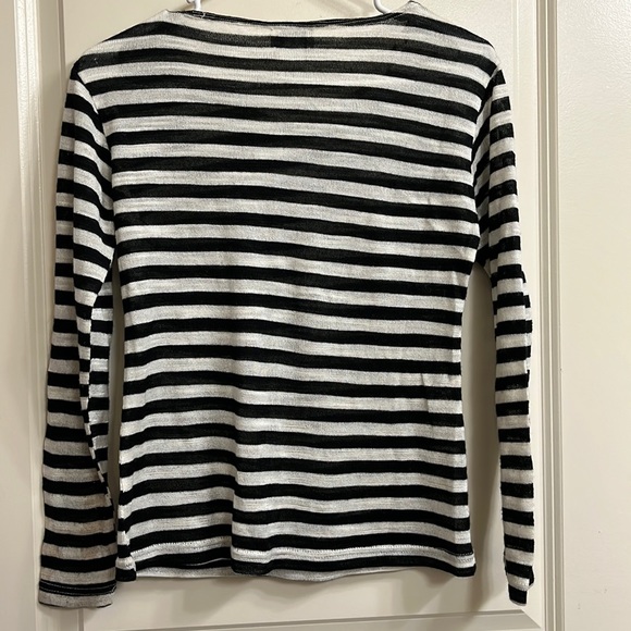 Top - Picture 2 of 2